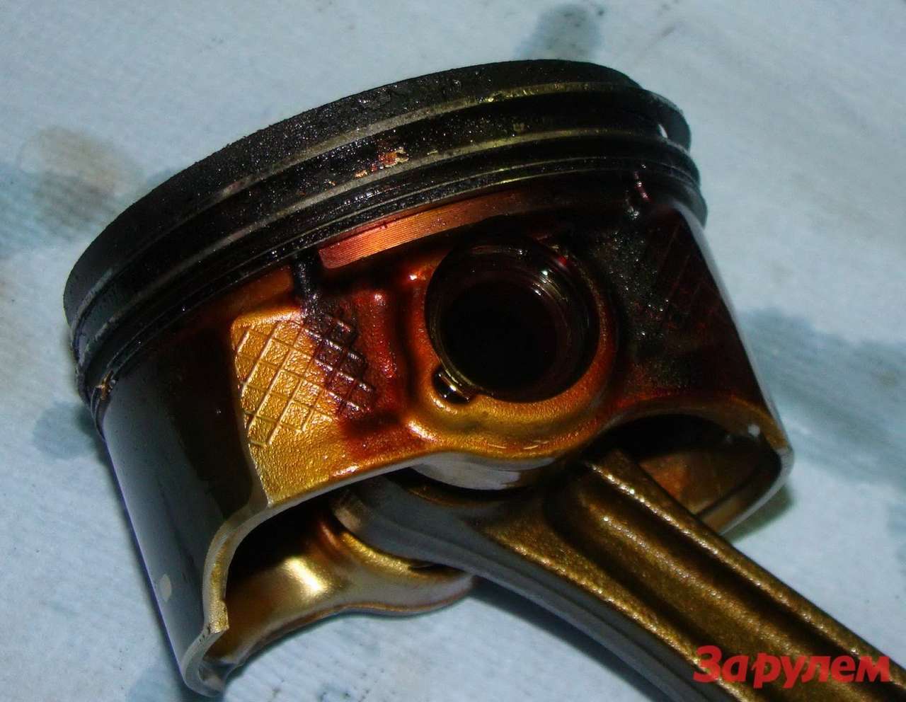 Отложения на поршне - самое опасное. Они убивают мотор! Автомобиль «Мазда СХ-7» пробежал всего около 60 тысяч…