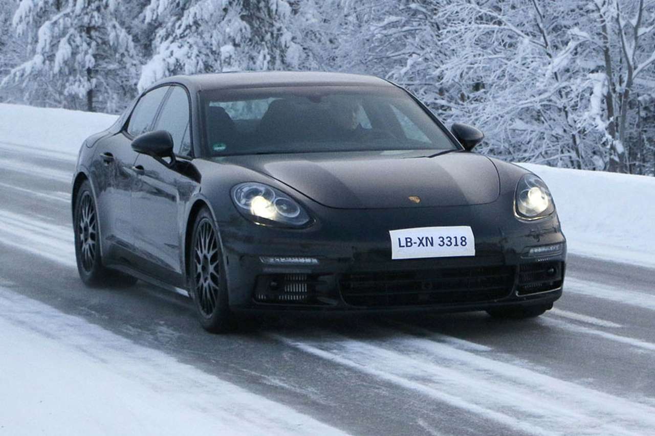 Новый Porsche Panamera показался почти без камуфляжа