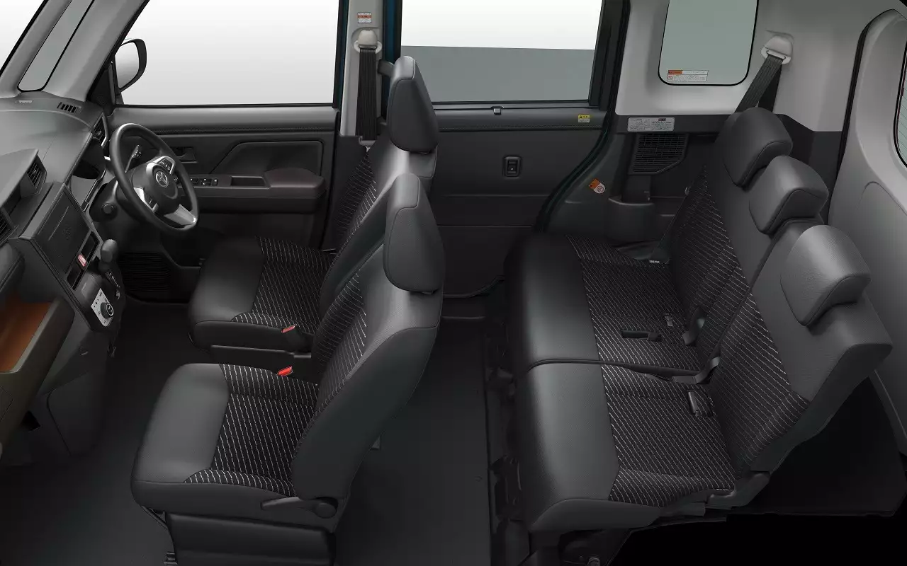 Интерьер Toyota Roomy