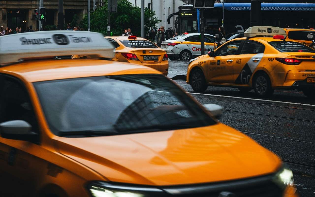 Эксперт объяснил, почему москвичам невыгодно иметь личную машину