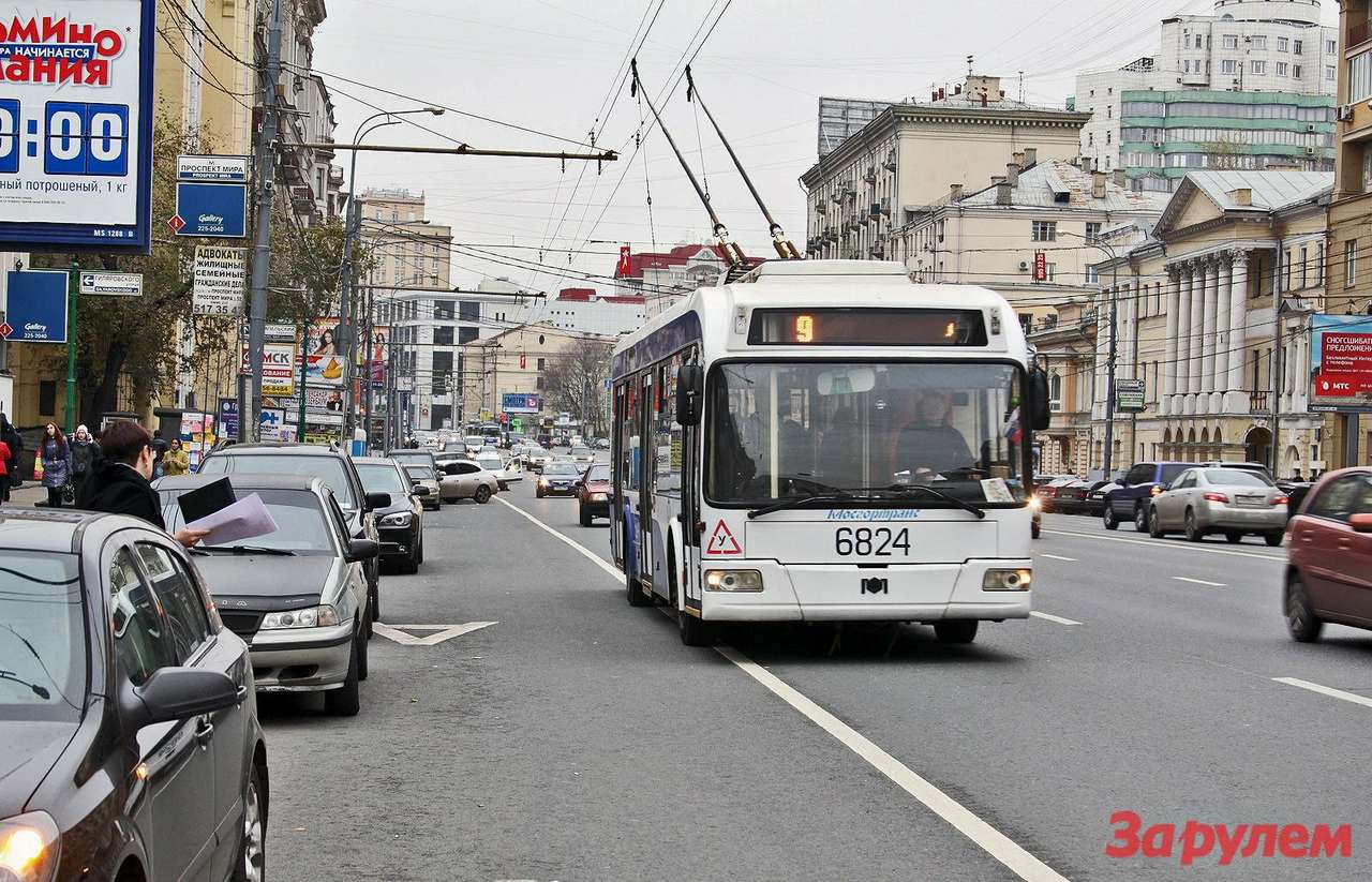 В столице сузят полосы на 12 дорогах