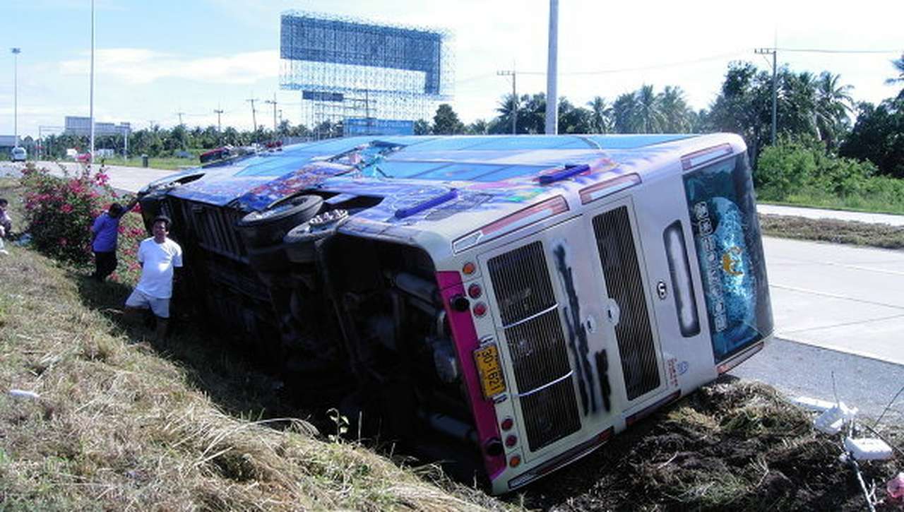 Автобус с российскими туристами попал в ДТП в Таиланде