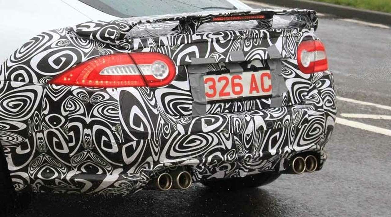 Шпионы засняли обновленный Jaguar XK