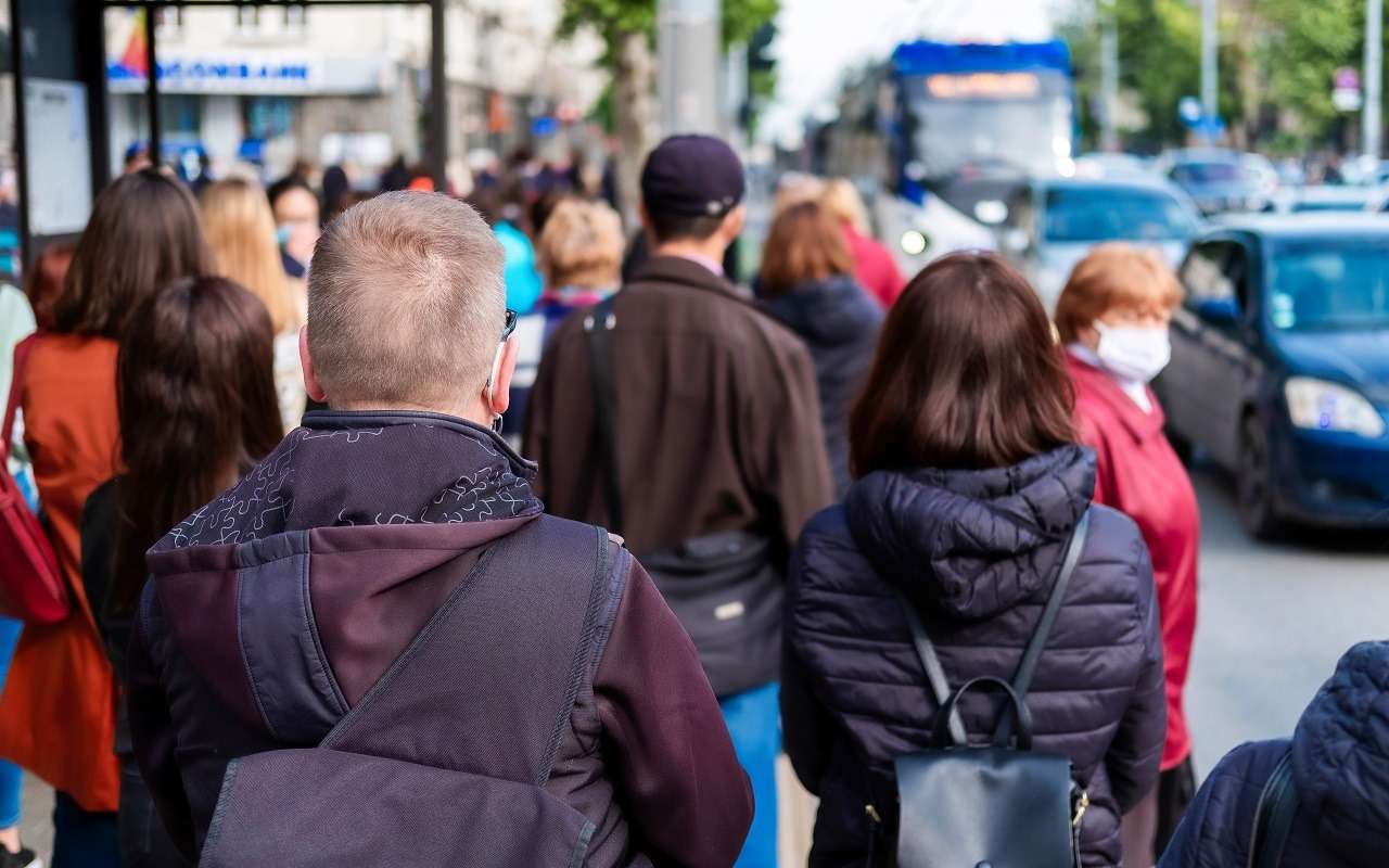 Если планируете тур в Европу — на получение визы в страны Шенген огромные очереди