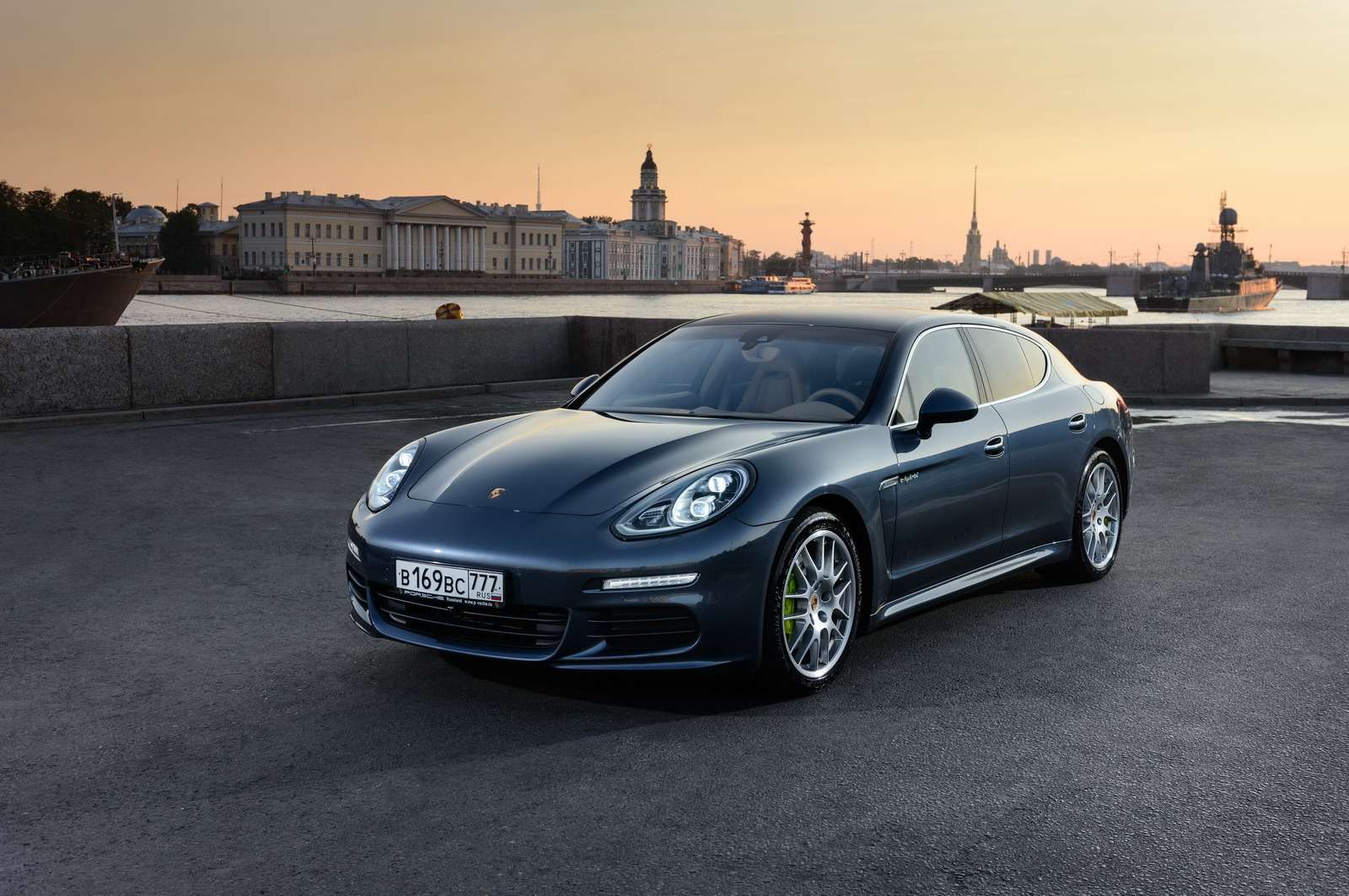 Porsche Panamera 5