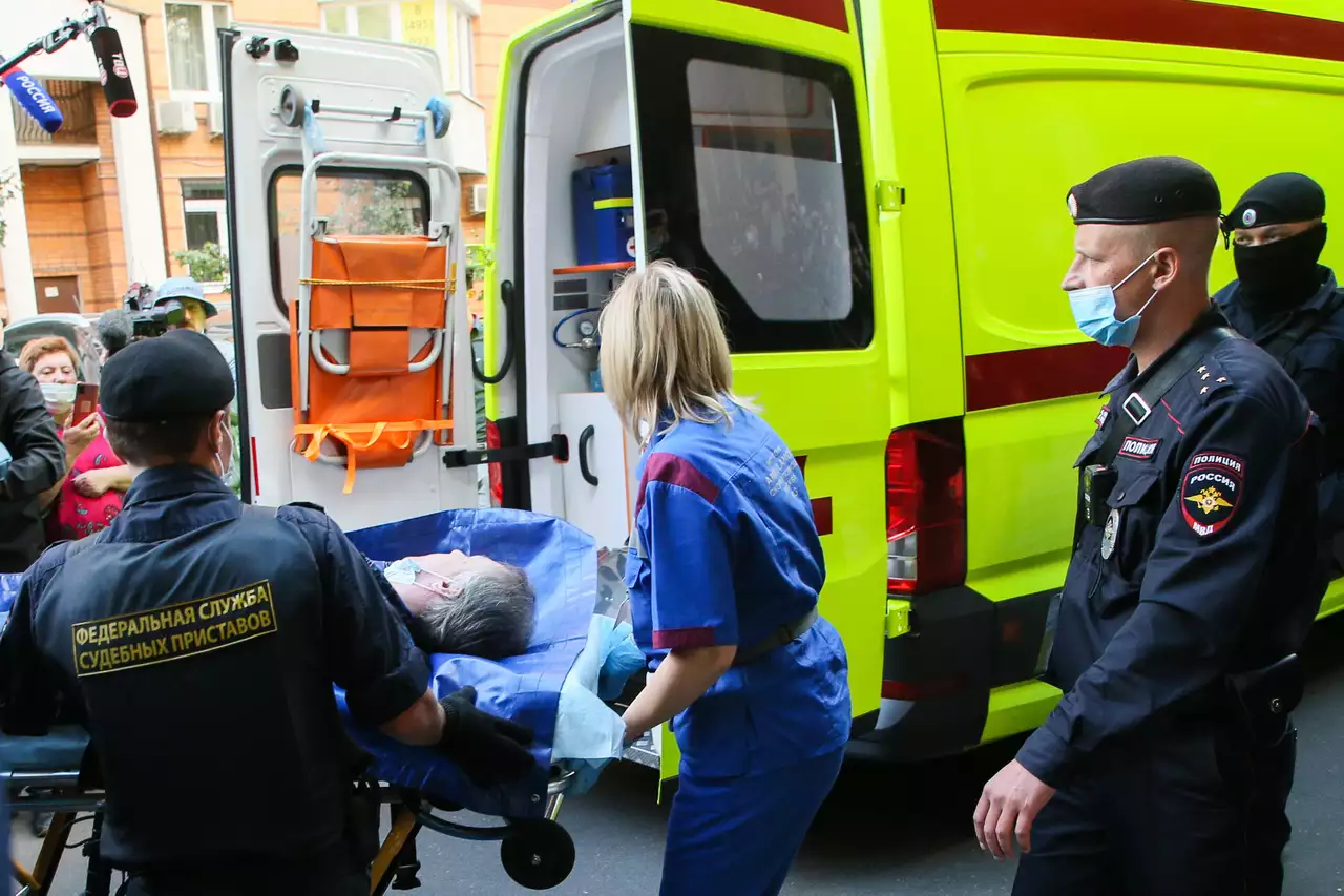 Ефремова увезли с суда на носилках