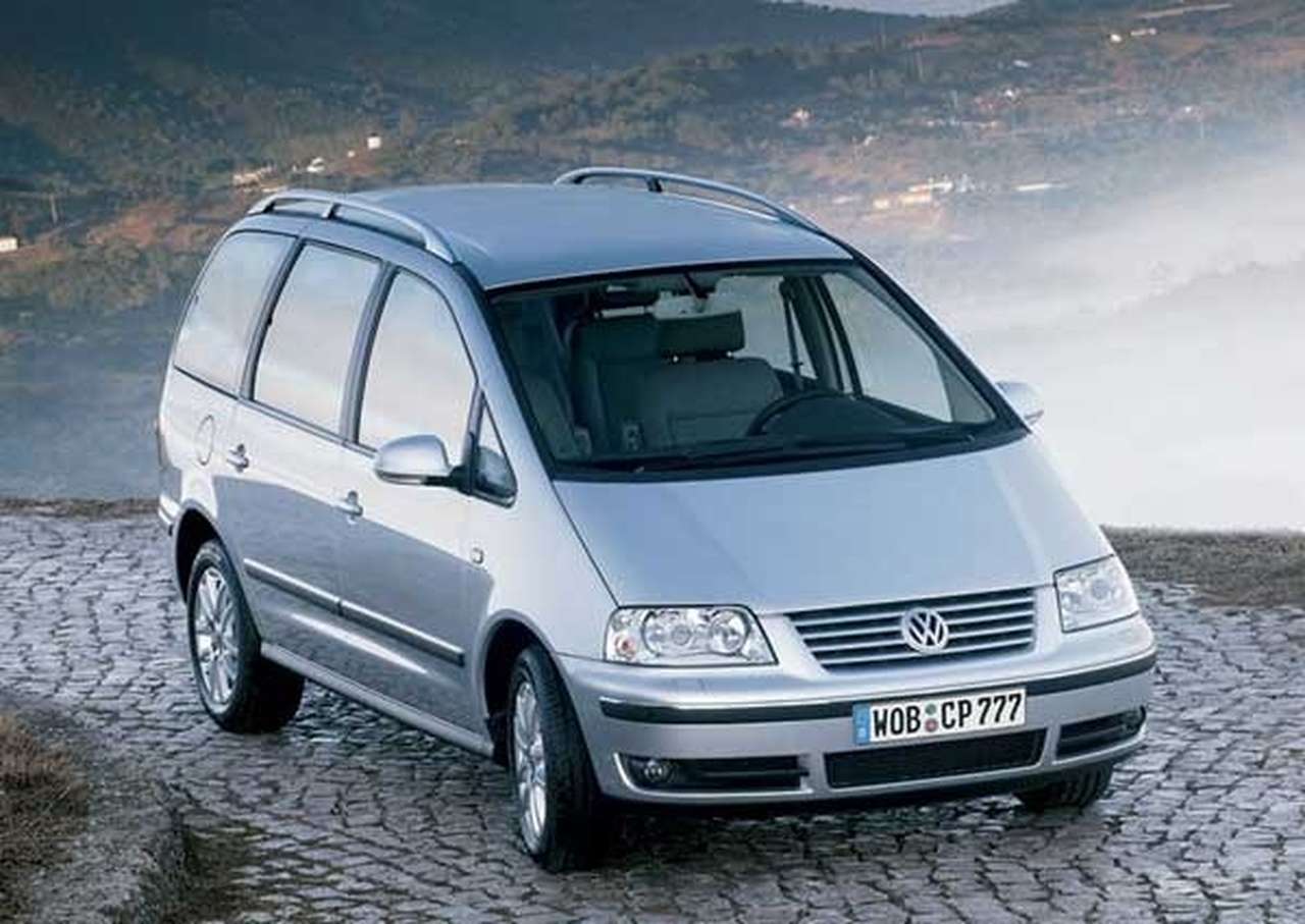VW упраздняет Sharan в версии Basis