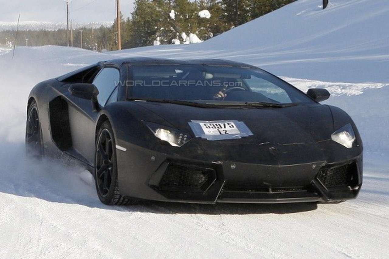 Дебют открытого «Авентадора» состоится, вероятно, на осеннем автосалоне в Париже