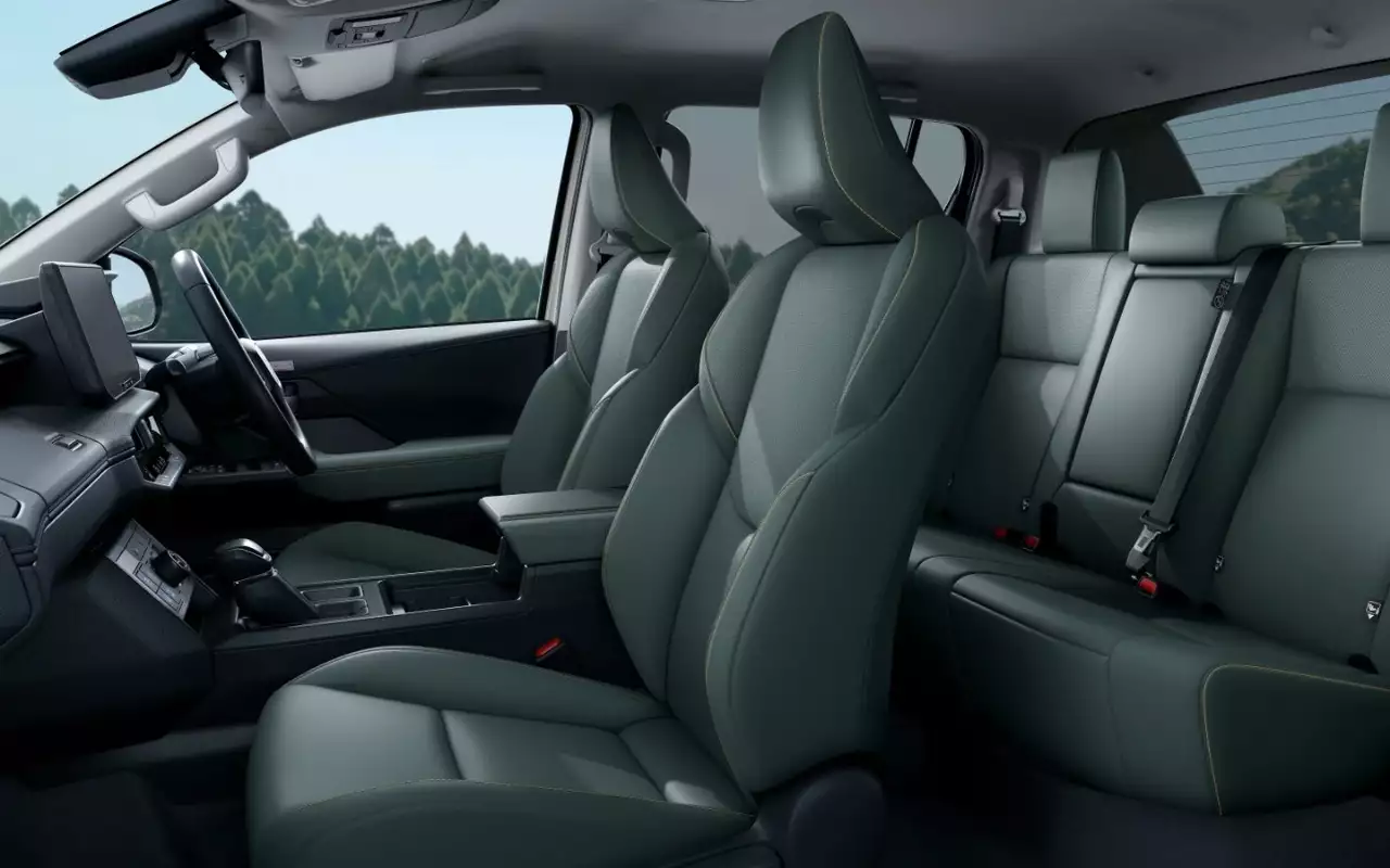 Интерьер Toyota Hilux 2026