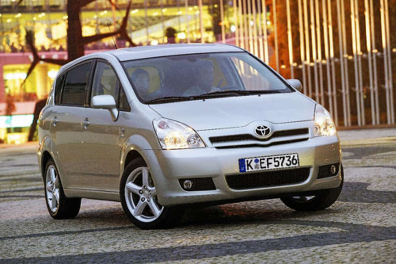 Toyota Corolla Verso получает чистый дизель