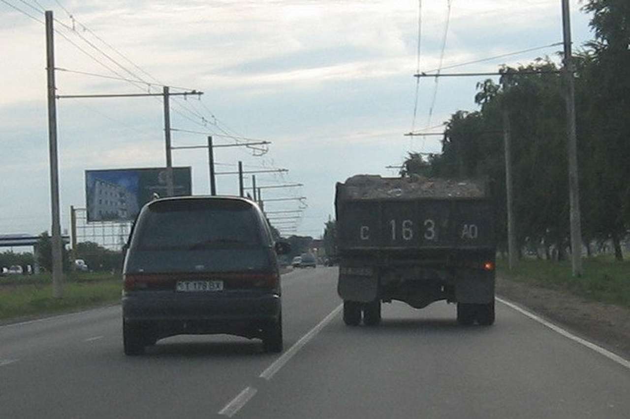 Автомобилисты против санкций за завершение обгона через сплошную полосу