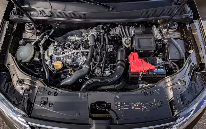 Рено дастер 1.3 турбо вариатор. Двигатель Рено Дастер. Двигатель 1.3 турбо Renault