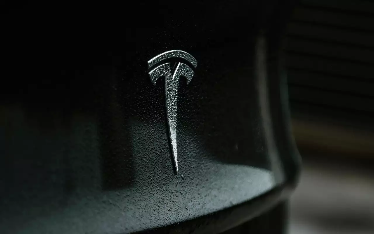 Tesla продолжает отрицать вину в смертях по вине автопилота: замято еще одно дело