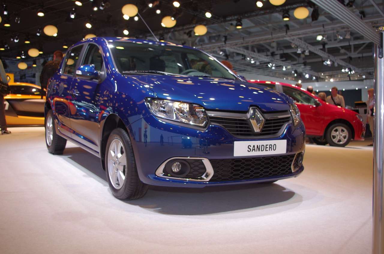 Renault Sandero II обгонит Sport R.S 01 в продажах