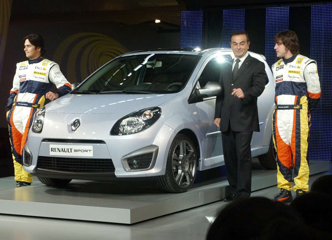 Renault выводит на рынок доступный спортивный автомобиль
