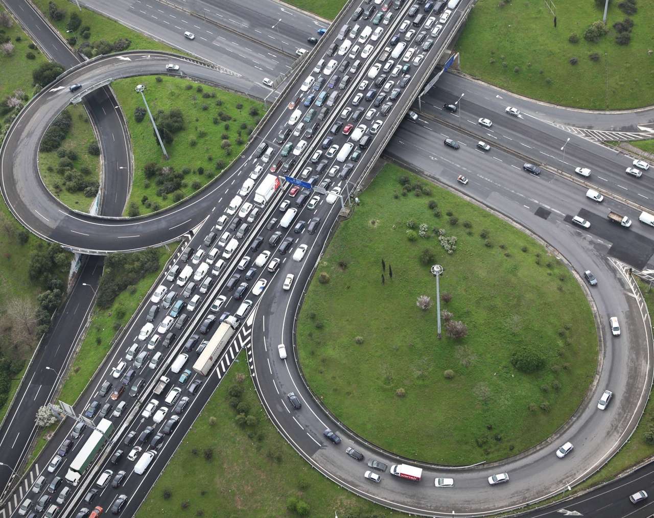 Стамбул, Варшава и Марсель - европейские лидеры по пробкам