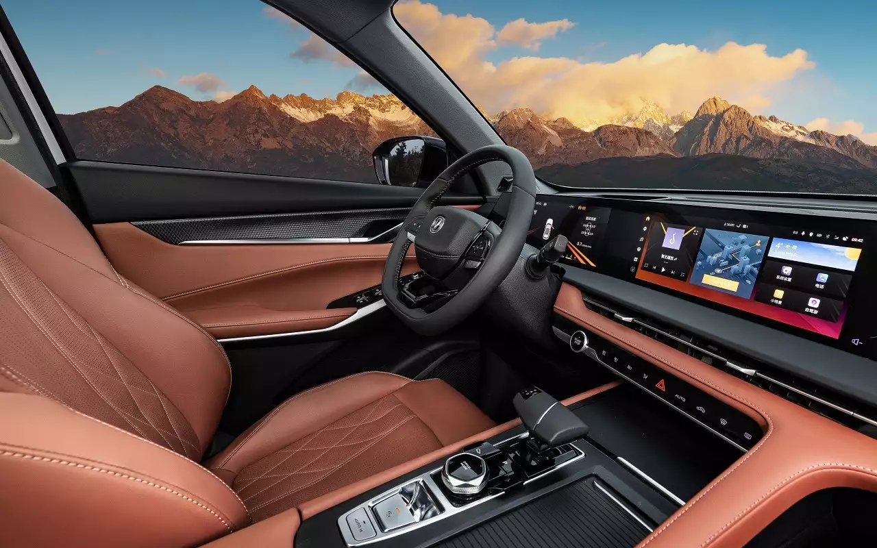 Интерьер Changan CS75 Plus