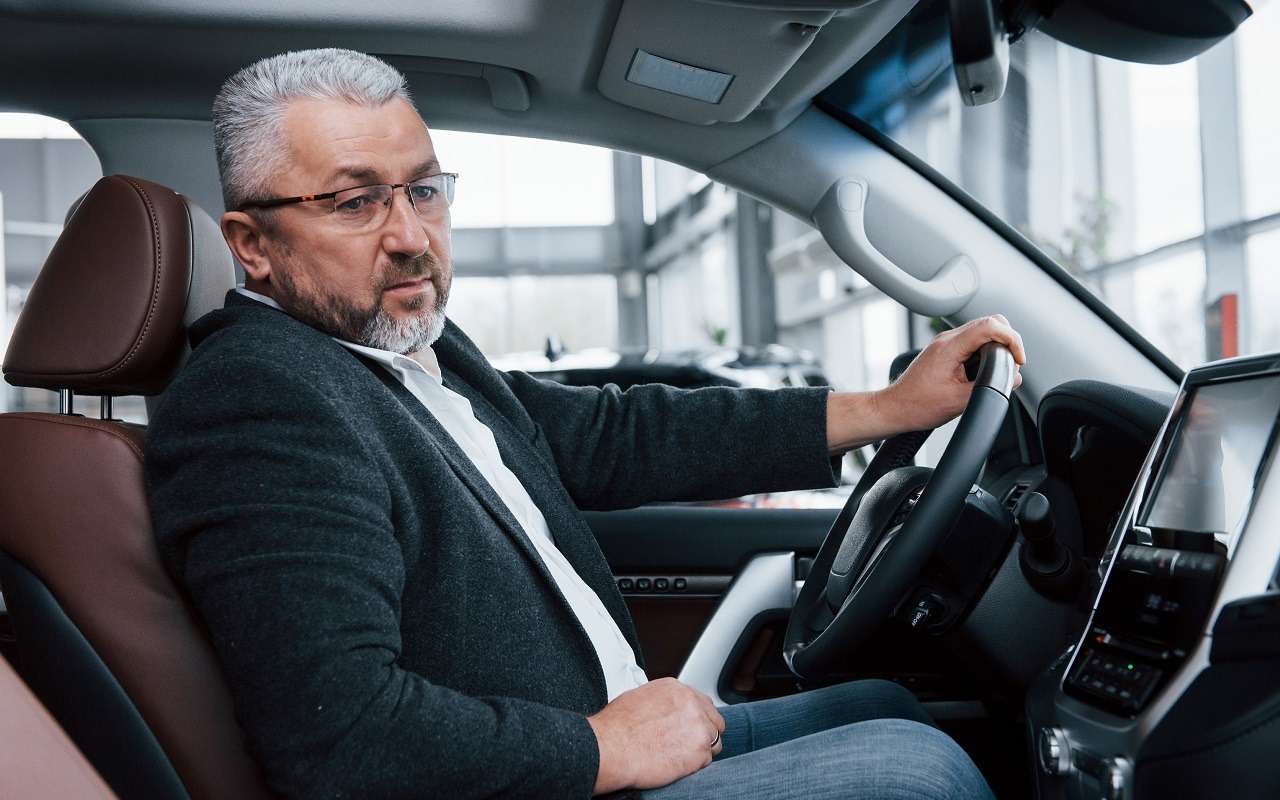 Если вам за 65 — прочтите эти советы перед тем, как сесть за руль