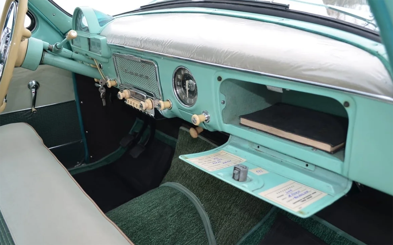 64-летняя Волга за 21 млн рублей? Вы только посмотрите на эту бирюзовую красавицу!