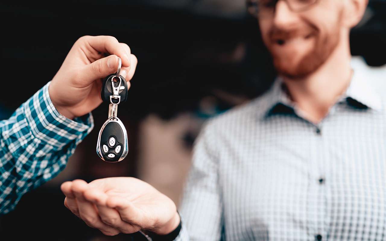 Автостат: продажи новых легковых автомобилей в России выросли на 18%