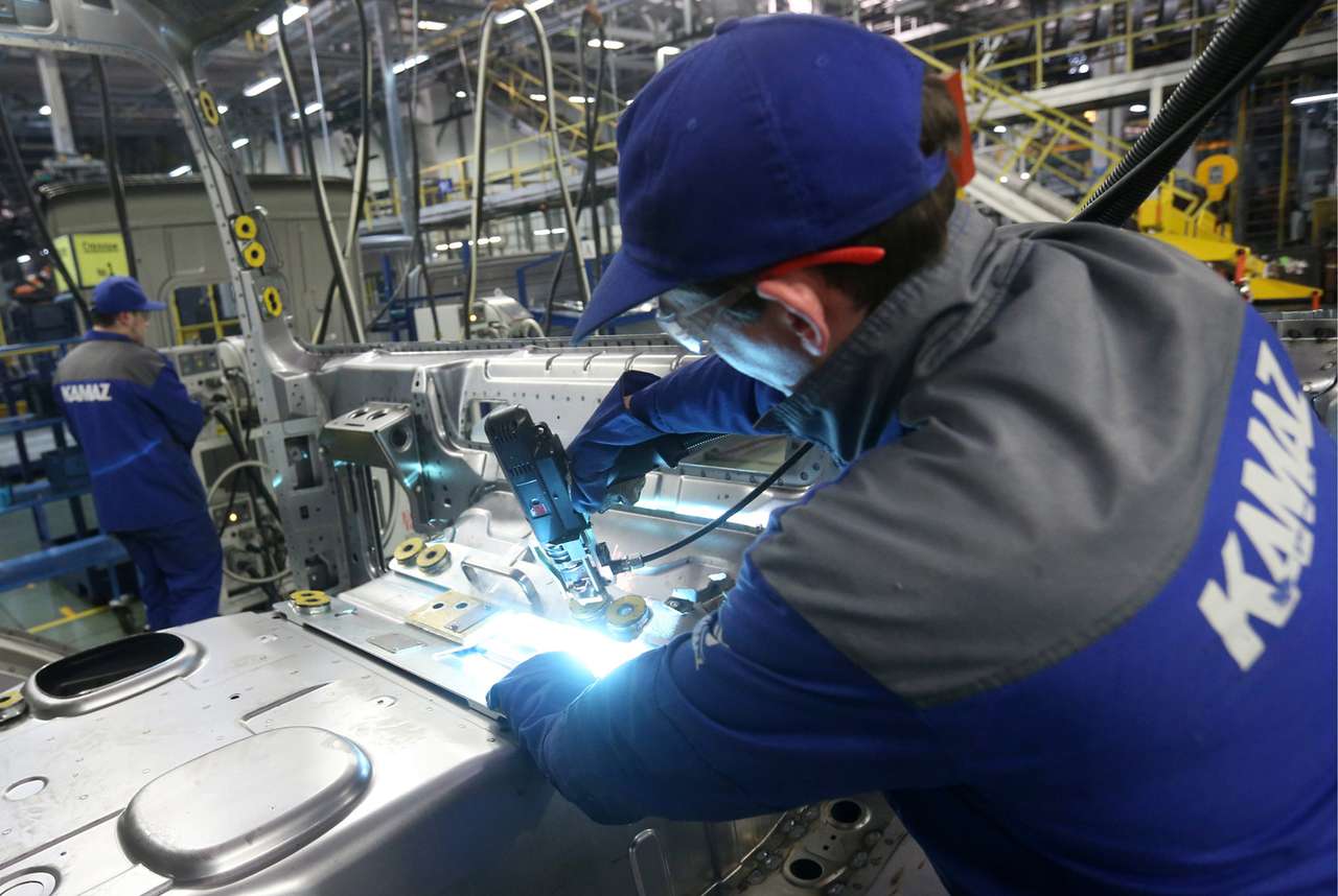 КАМАЗ отчитался о выручке и убытке