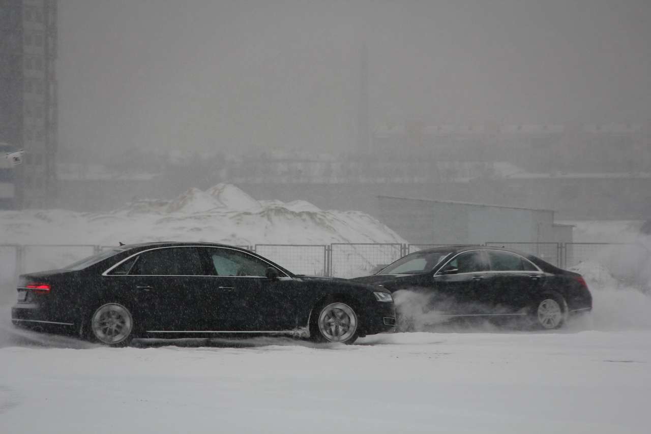 Mercedes-Benz S-класса против Audi A8: что могут короли