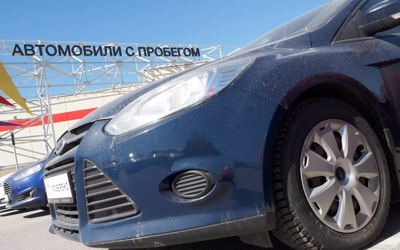 Названы популярные в России машины до 1 млн рублей с пробегом