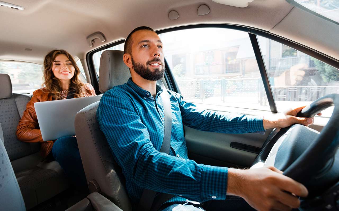 Москвичи, молодняк и женщины - самые молчаливые клиенты такси