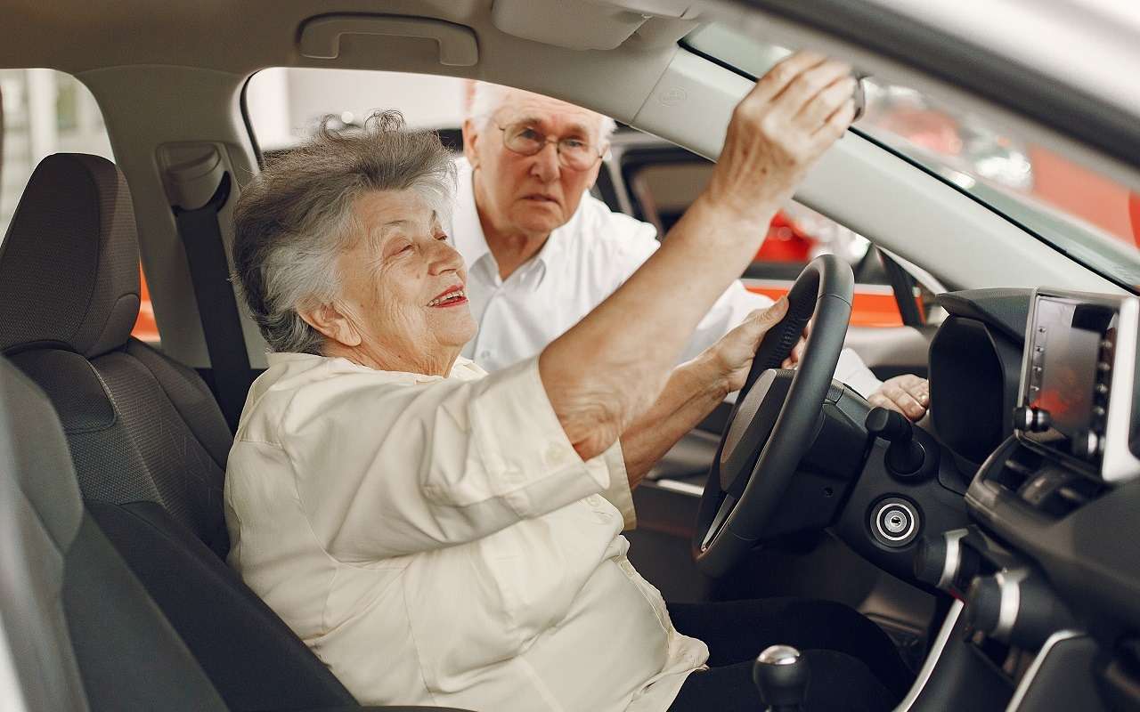 Эта идея вызвала негодование: о запрете водить машину пенсионерам