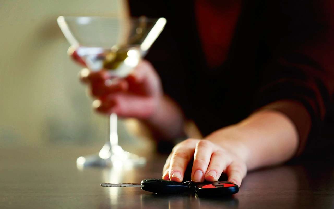 «Трезвый водитель» бросил пассажирку посреди дороги