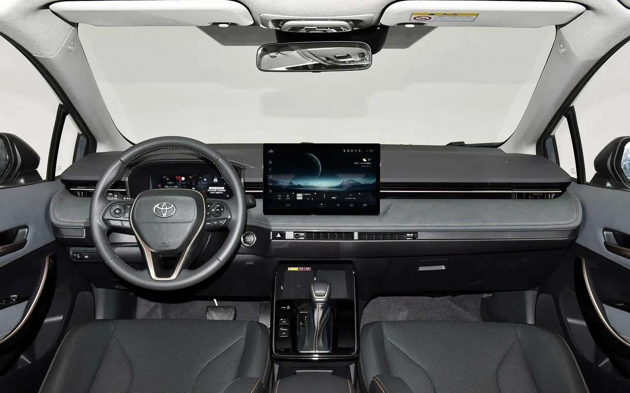 Интерьер Toyota Corolla
