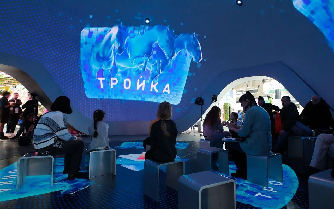 На ВДНХ в рамках выставки «Россия» можно посмотреть тематическое шоу о транспорте Москвы