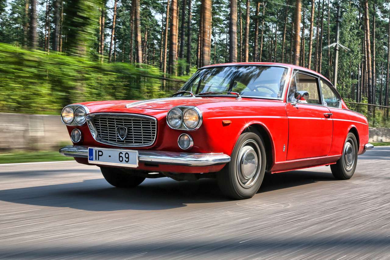 Lancia Flavia: туринская оппозиция