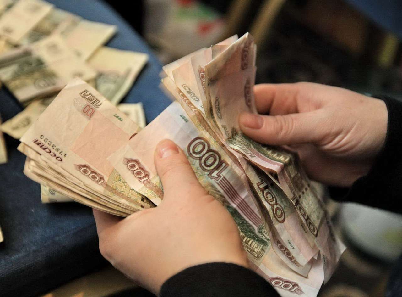 Среднему россиянину на среднеценовой автомобиль придется копить 3 года и 2 месяца