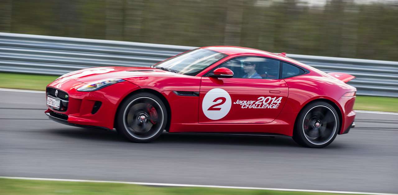 Jaguar F-Type: по лезвию бритвы