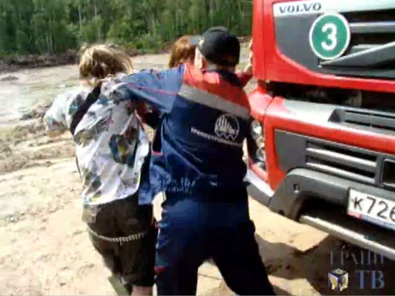 Химкинский леc: драка на дороге