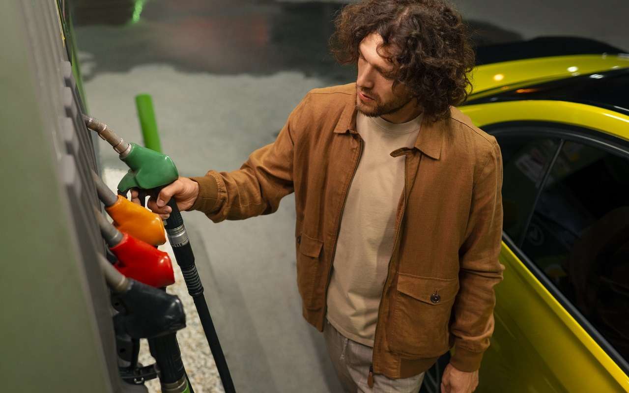 Несколько простых советов, как сэкономить на топливе