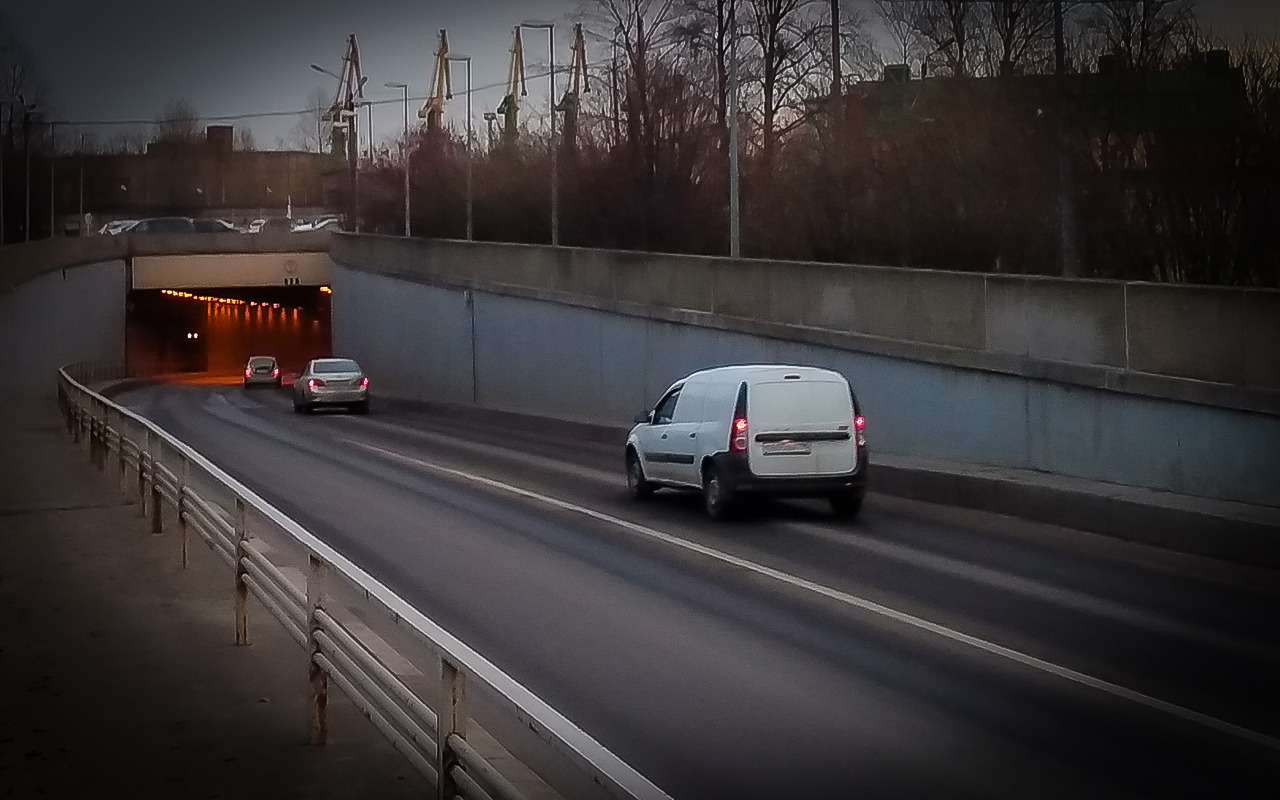 Как проехать на остров Канонерский? Очень просто — под водой