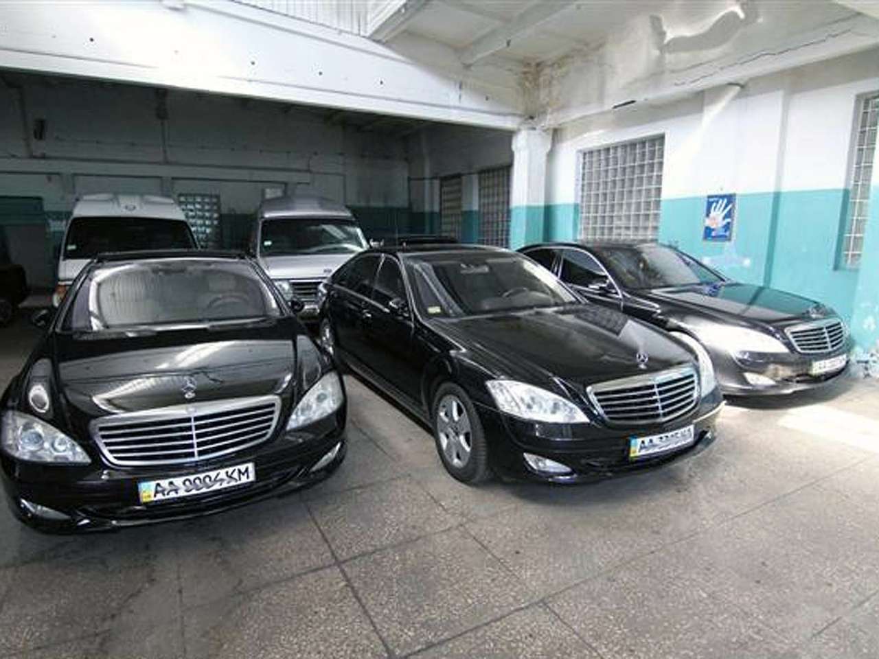 На Украине недосчитались автомобилей предыдущего руководства