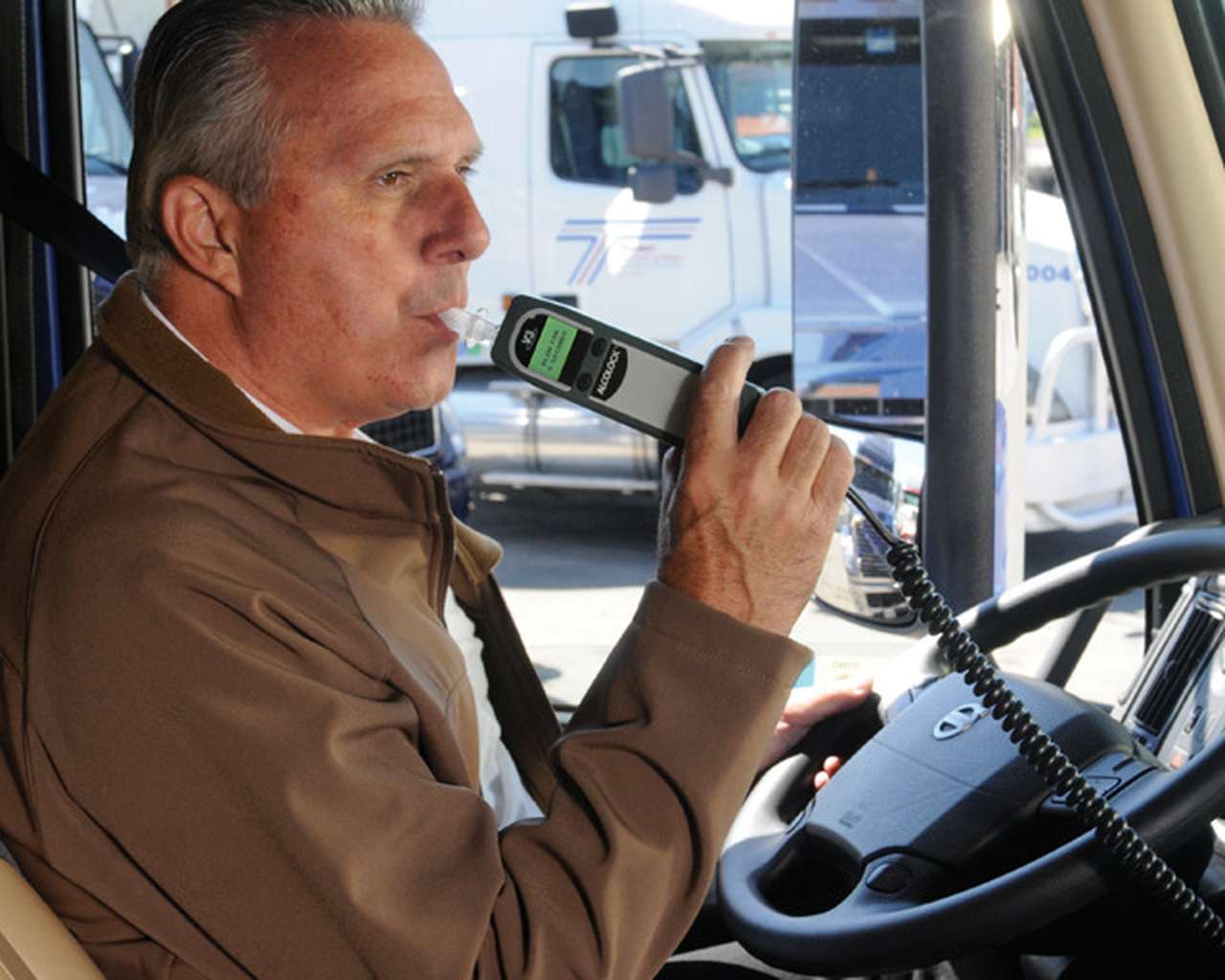 Тестер-блокиратор Alcolock V3. (фото производителя)