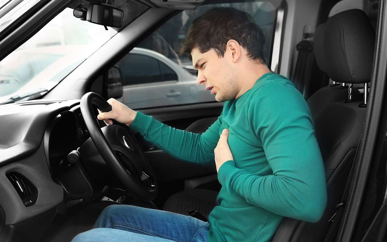 Водителю внезапно стало плохо – как остановить машину?