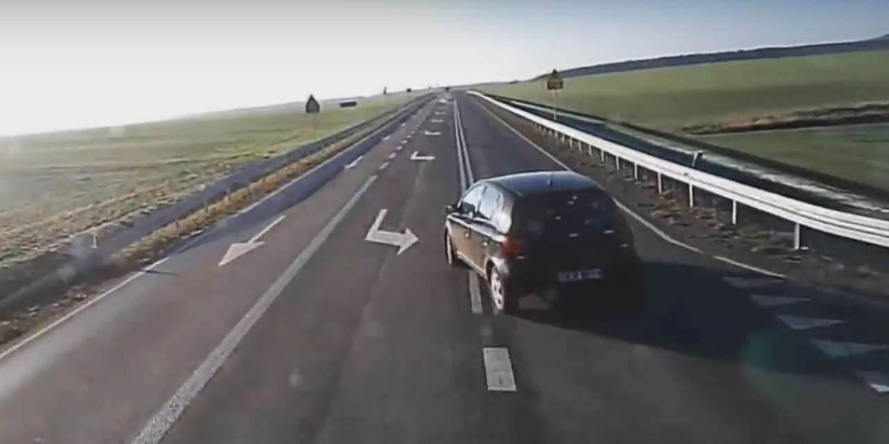 Мастерство дальнобойщика спасло горе-водителя (ВИДЕО)