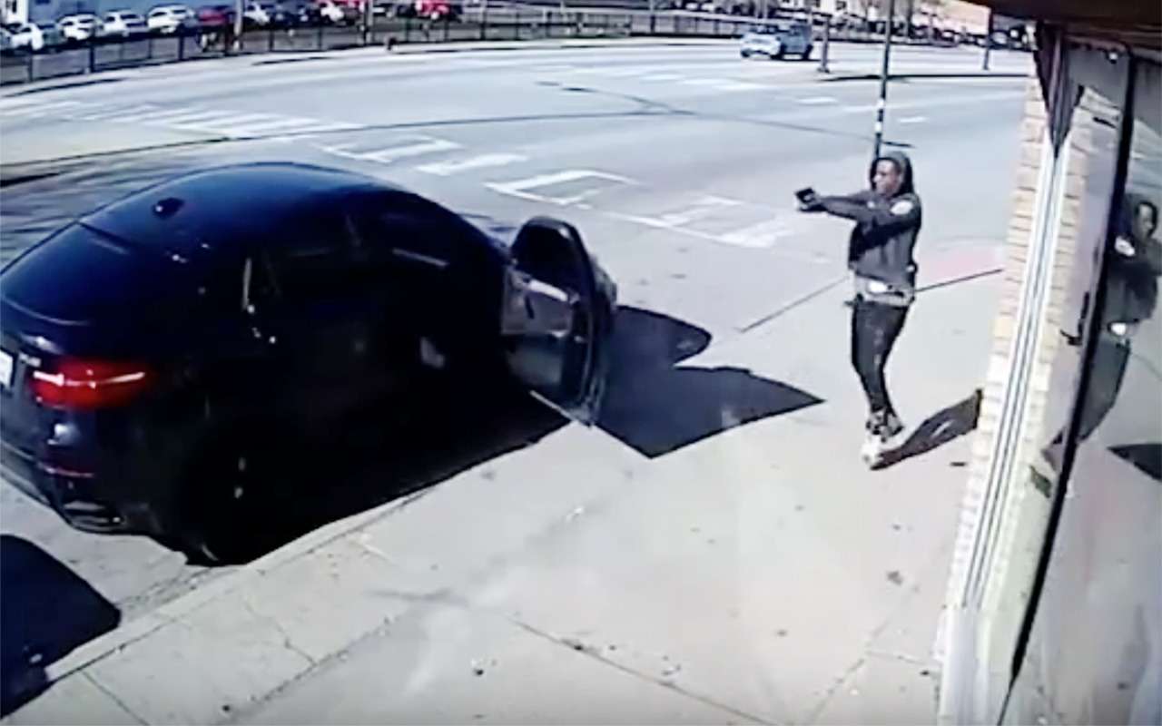 Попытка угона BMW провалилась. Владельцем оказался полицейский!