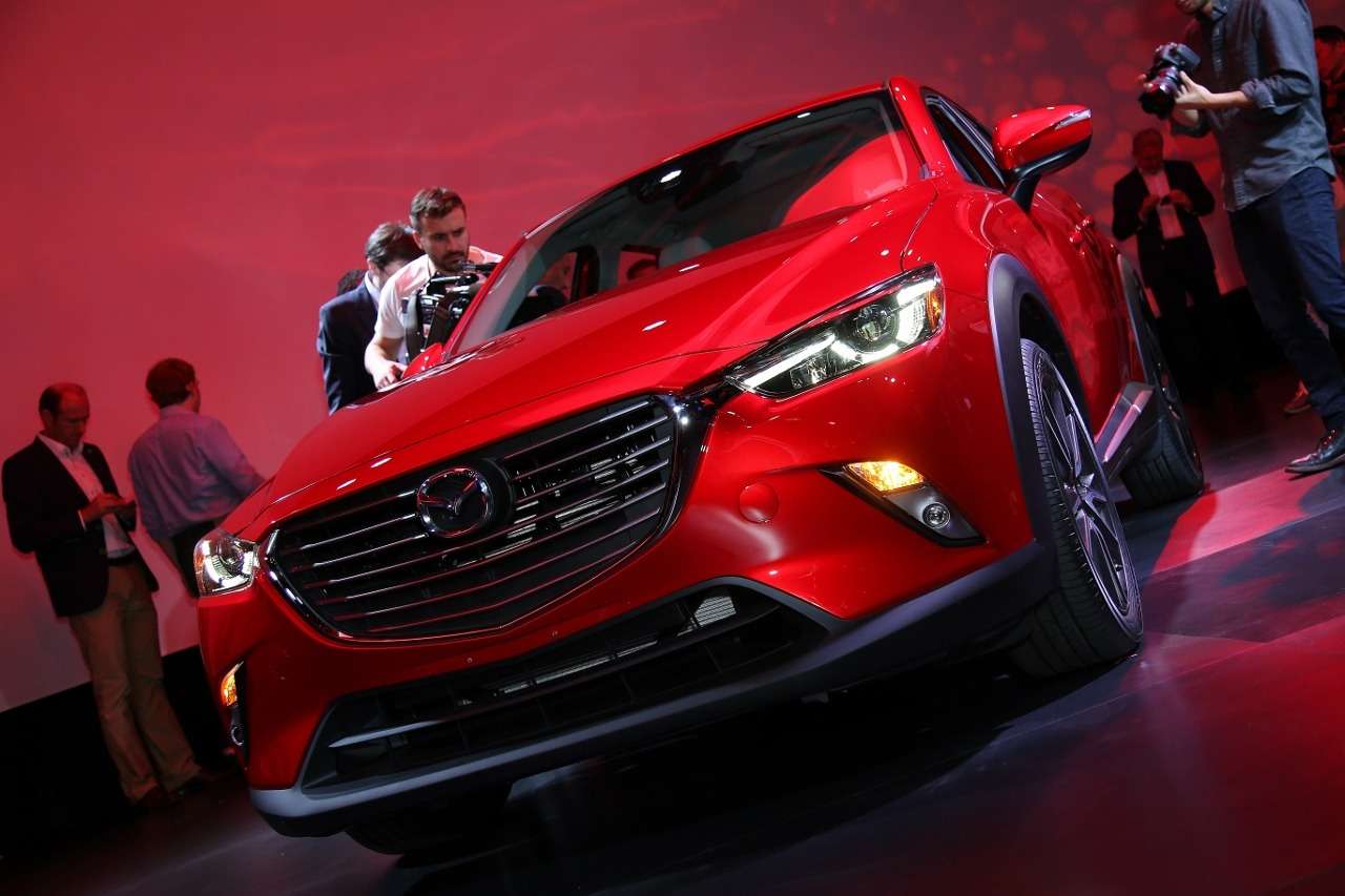  Mazda-2015 Zoom-zoom   