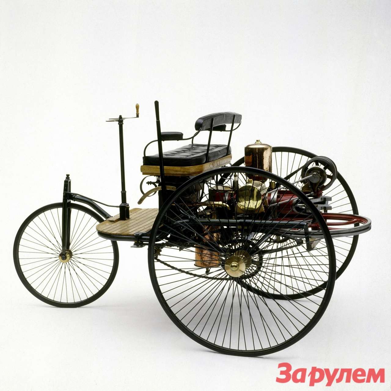 Benz Patent Motorwagen первой серии. Следом появится второй образец, мощностью уже 1,5 л.с., а третий образец 1888 года, мощностью до 3 л.с. будет построен серией в 25 машин