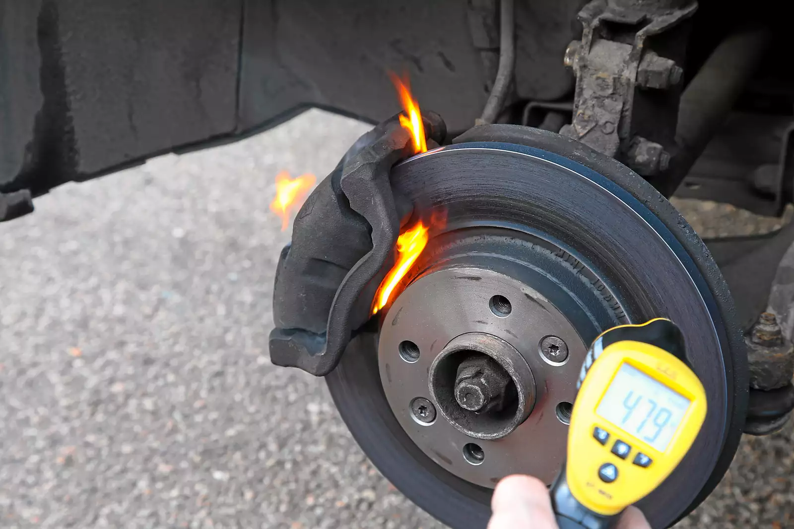 плохо тормозят передние