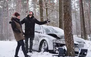 ДТП на заснеженной трассе: виноват водитель или дорожные службы?