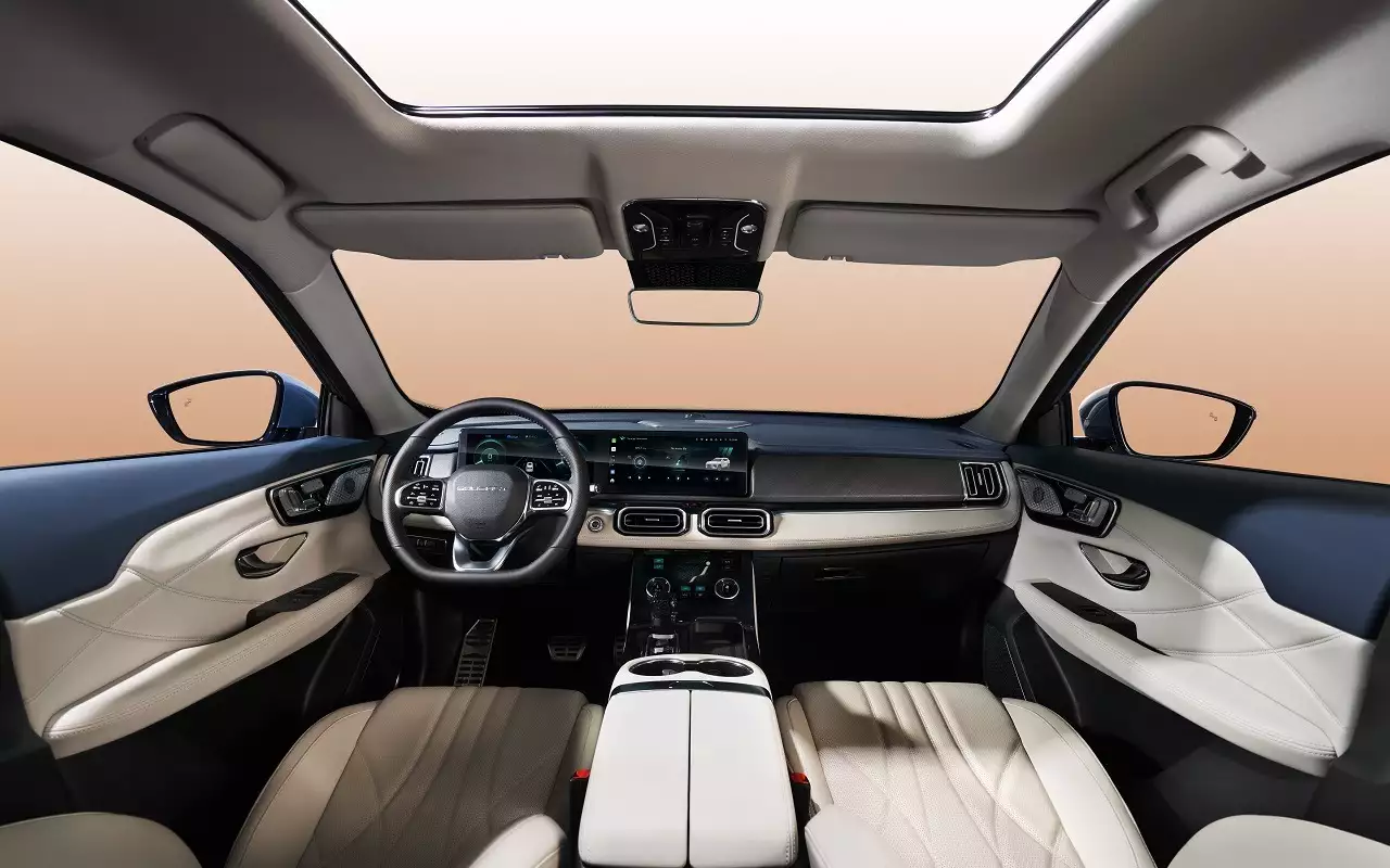 Интерьер Soueast S07