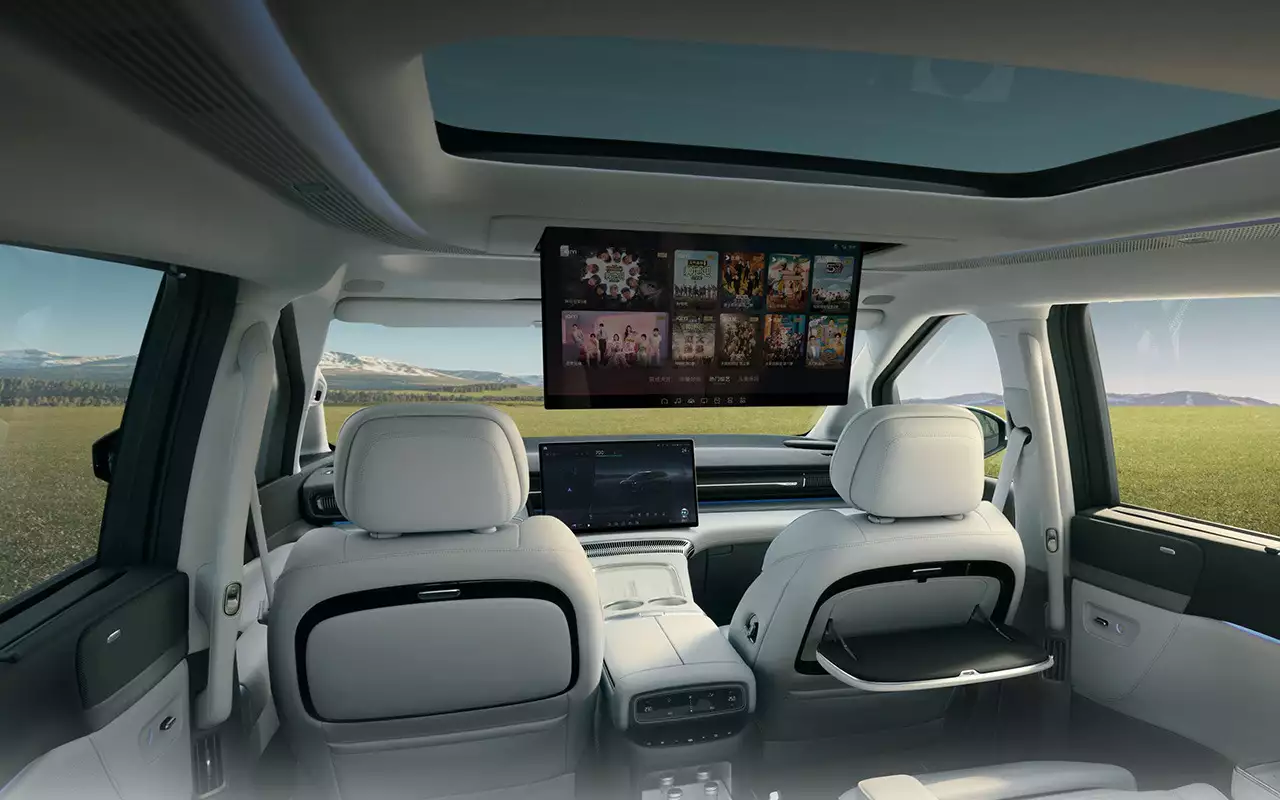 Интерьер Xpeng X9