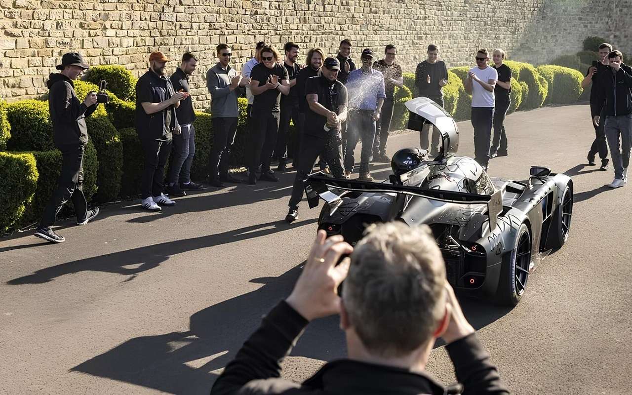 Гиперкар Speirling с системой Downforce-on-Demand